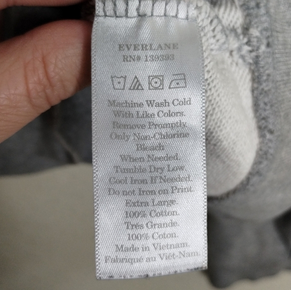 Everlane 100% Human Typography Gray Pullover Hoodie Sweatshirt Size XL - Picture 5 of 5
